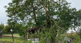 Çardakta otururken yıldırım isabet eden genç kız öldü