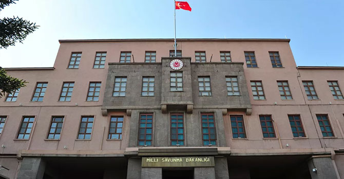 MSB: İran istikametinden açılan taciz ateşi sonucu Yüksekova'da bir asker şehit oldu