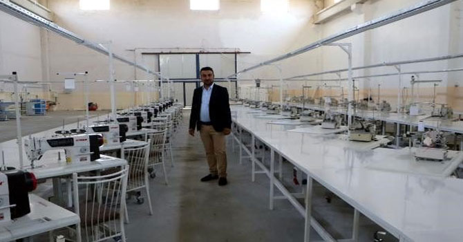 Yüksekova'ya 350 kişinin istihdam edileceği tekstil atölyesi kurdu