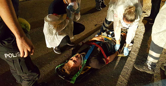 Yaralanan alkollü sürücü, polis ve sağlık ekibinden 'helallik' istedi