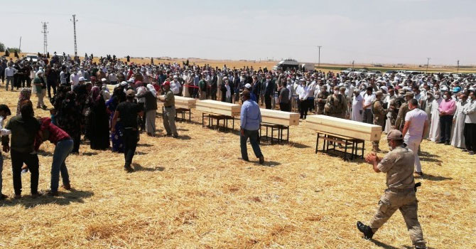 Feci kazada can veren tarım işçileri toprağa verildi