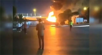 Park halindeki yolcu otobüsü yandı