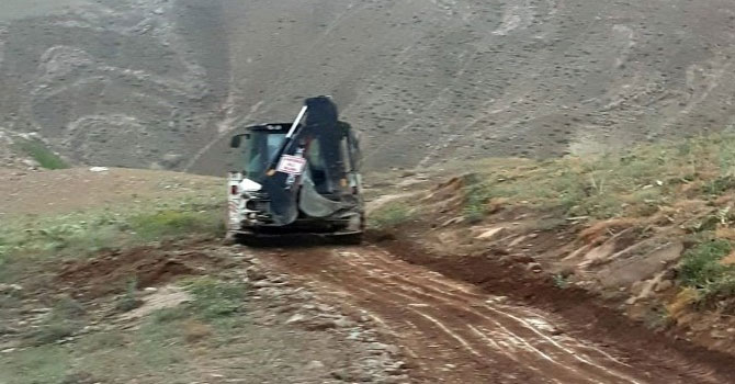 Yüksekova'da yaylada mahsur kalan berivanlar 5 saatte kurtarıldı