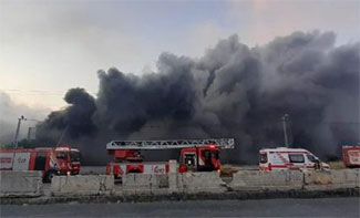 Başakşehir'de bant üretimi yapan fabrikada yangın