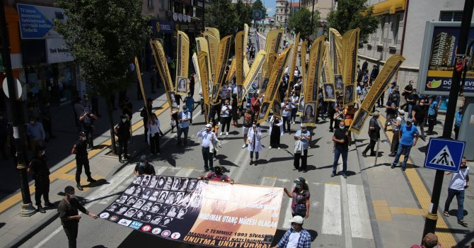 Sivas 'Katliamının' 27. yılında kurbanlar anıldı