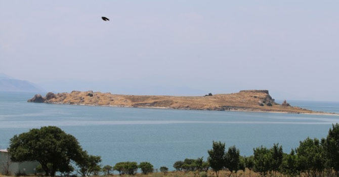 Van Gölü'nde batan tekne: Ölü sayısı 10'a yükseldi