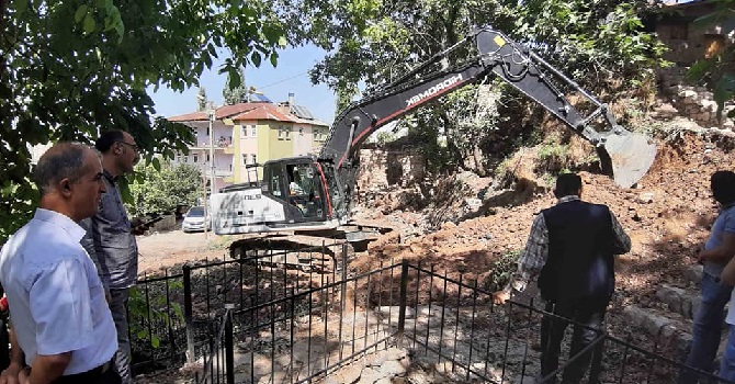 Çukurca'da yeni yol çalışması başlatıldı