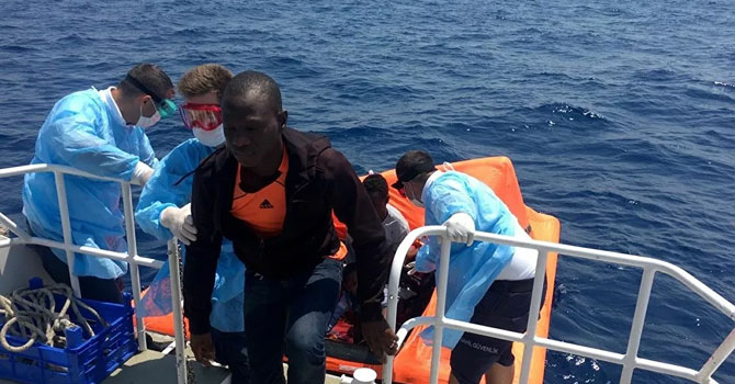 İzmir’de 26 sığınmacı kurtarıld