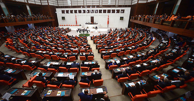 'Çoklu baro' teklifinde İki madde kabul edildi