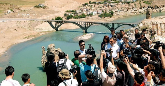 Tarkan’dan Hasankeyf paylaşımı: Çok yazık oldu