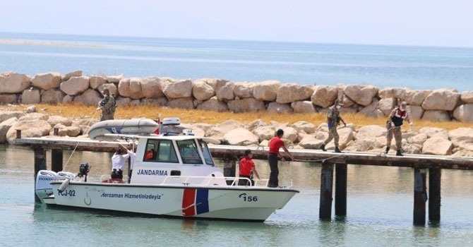 Van'daki tekne faciasında ulaşılan cenaze sayısı 19'e yükseldi