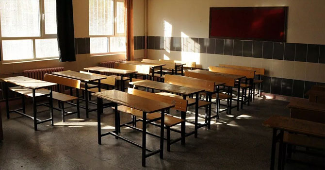 Bilim Kurulu Üyesi Yamanel: 2 veya 3 vardiyalı eğitim gelebilir