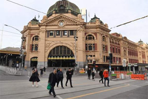 'Virüs aylarca aramızda olacak'