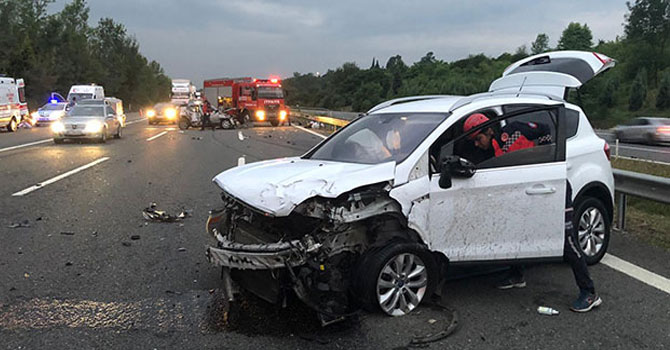 Arızalanan otomobil, zincirleme kazaya neden oldu: 2 ölü, 5 yaralı