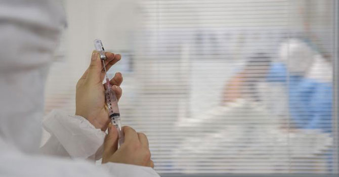 Eczane listeleri iptal: Grip aşısı olabilecekler belli oldu