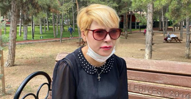 İranlı Mahtab Nozadtehrani BM önünde açlık grevinde