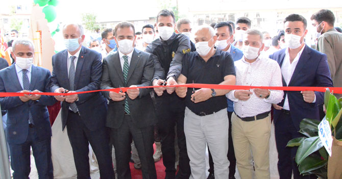 Hakkari’de ÖLMEZ & TURGUT AUTO açıldı