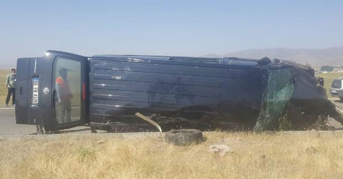 Ağrı'da feci kaza; 3 çocuk öldü, 6 kişi yaralı