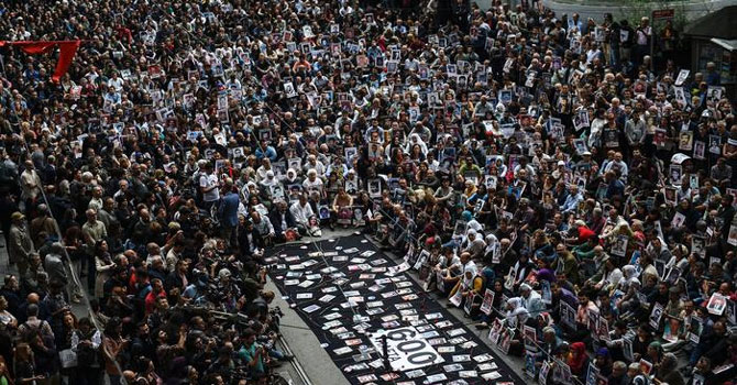 Cumartesi Anneleri'ne yine müdahale