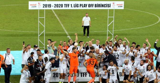 Fatih Karagümrük 36 yıl sonra Süper Lig'de!