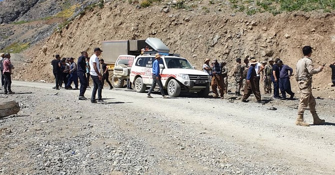 Hakkari'de araç uçurumdan yuvarlandı: 6 ölü