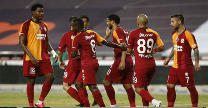 Galatasaray ve Trabzonspor'da 3 futbolcunun testi pozitif çıktı