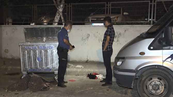 Bursa'da bıçaklı kavga: 1 ölü, ikisi polis 3 yaralı