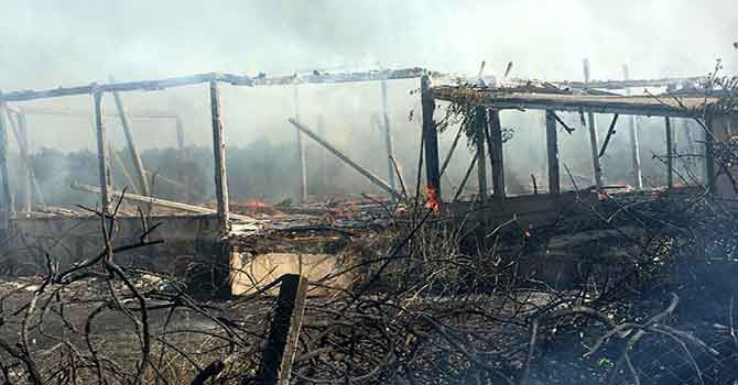 Kullanılmayan hamam ve AVM'de yangın