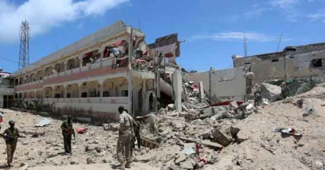 Otele bombalı saldırı: 10 ölü