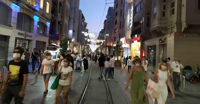 Koronavirüsü yenen Profesör isyan etti: Hastayı otobüsle evine yolluyoruz