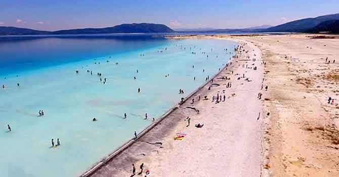 Salda Gölü'nde çamur banyosu yasaklandı