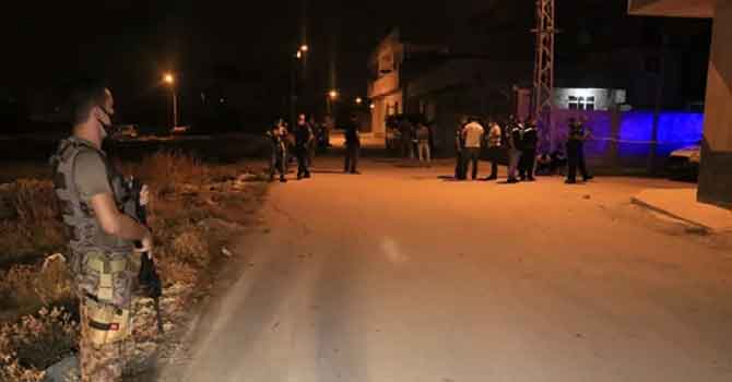 Adana'da bir eve el yapımı bomba atıldı