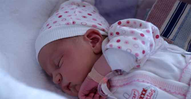 2 günlük bebeği, sokağa terk ettiler