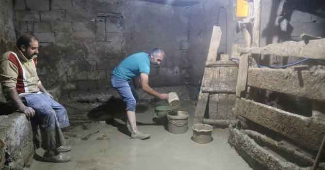 Sağanak yağış Edremit’i vurdu