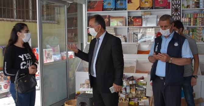 Hakkari'de zabıta maske ve eldiven denetiminde