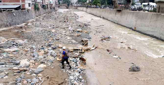 Giresun'da selin izleri siliniyor