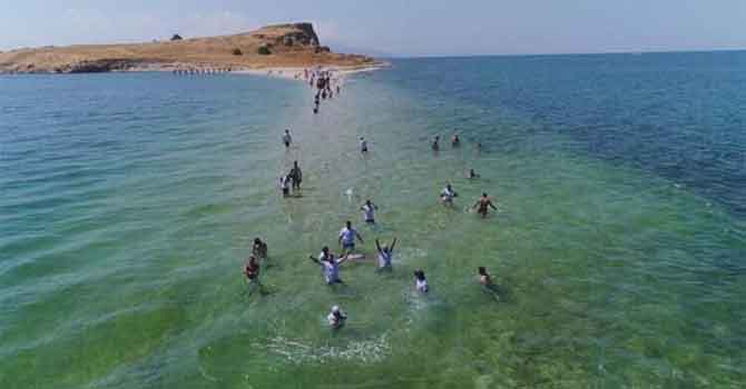 Van Çarpanak Adası'nın büyüleyici güzelliği