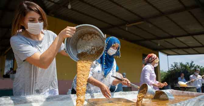 Kadınlar yerli tohumla bulgur üretti