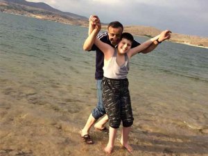 Hakkarili genç yürüyebilmek için destek bekliyor