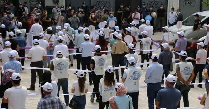 Van'da ‘Barış zinciri’: Savaş halini durduralım