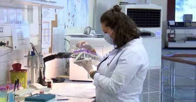 Cerrahpaşa'da koronavirüs aşısı için sağlık çalışanları gönüllü oldu