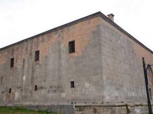 Hakkari'nin yaşayan tarihi: Meydan Medresesi