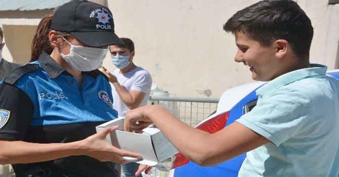 Hakkari'de maske ve sosyal mesafe denetimi