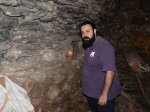 Hakkari’deki kilisede 105 yıl sonra mum yakılıp dua edildi