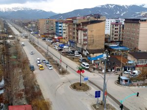 Yüksekova’nın bazı caddelerinde sigara içmek yasak!