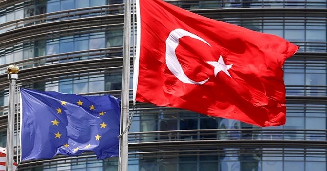 AP Türkiye için 'Ya diyalog, ya yaptırım' dedi