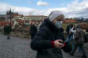 Sağlık Bakanı, koronavirüs vaka sayısındaki artış sebebiyle istifa etti