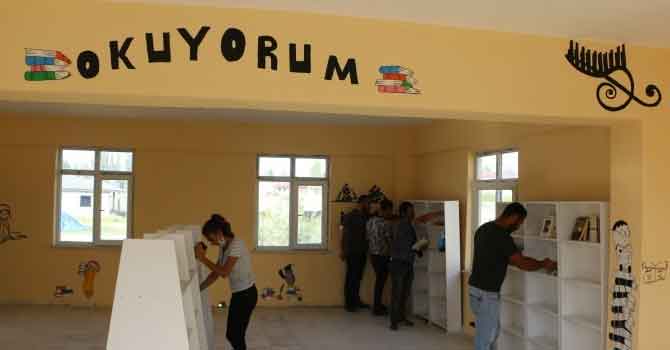 Gençler kendi imkanlarıyla köye kütüphane kurdu