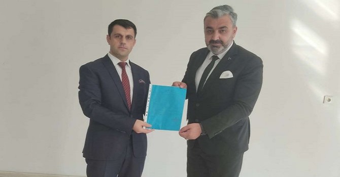 MHP'li Başkan Özbek Mazbatasını aldı
