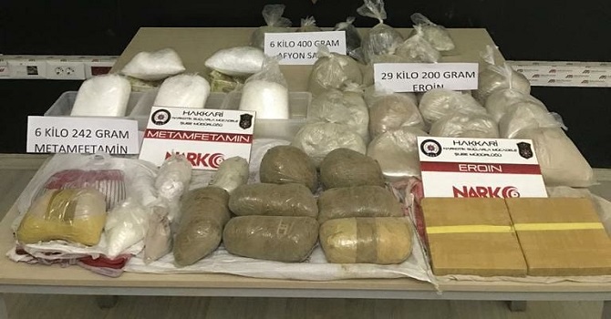 Hakkari'de 165 kilo 942 gram uyuşturucu ele geçirildi